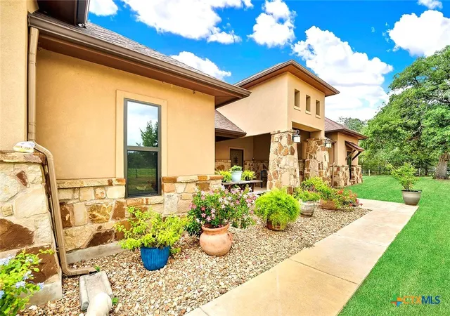 Photo 1 of House for sale at 1494 County Rd 433, Stockdale, TX 78160 | MLS# 582905 | Listing updated on 2026-08-17