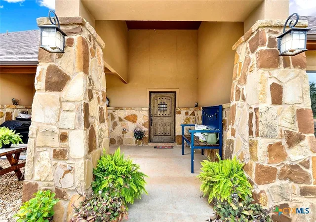 Photo 2 of House for sale at 1494 County Rd 433, Stockdale, TX 78160 | MLS# 582905 | Listing updated on 2026-08-17