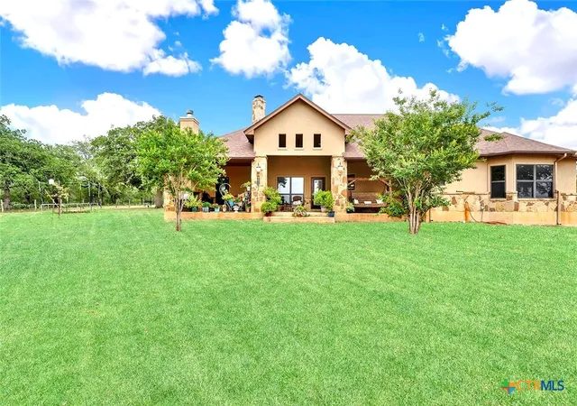 Photo 3 of House for sale at 1494 County Rd 433, Stockdale, TX 78160 | MLS# 582905 | Listing updated on 2026-08-17