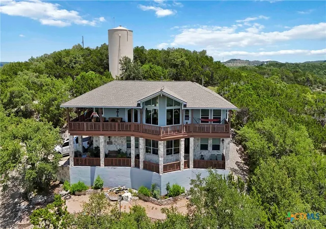 Photo 2 of Single family home for sale at 633 Flaman Rd, Canyon Lake, TX 78133 | MLS# 584025 | Listing updated on 2026-09-12