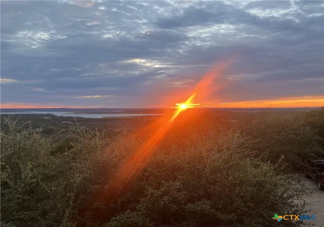 Photo 2 of Single family home for sale at 633 Flaman Rd, Canyon Lake, TX 78133 | MLS# 584025 | Listing updated on 2026-09-12