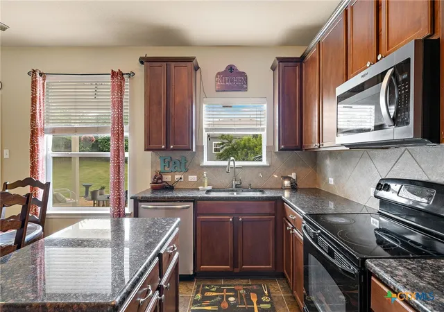 Photo 3 of Sale Pending at 326 Comal Run, Hutto, TX 78634 | MLS# 585014 | Listing updated on 2026-08-18