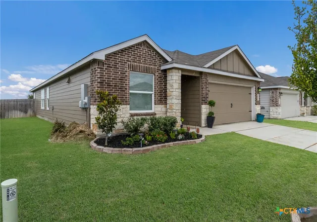 Photo 3 of Single family home for sale at 337 Cordova Xing, Seguin, TX 78155 | MLS# 584770 | Listing updated on 2026-10-02