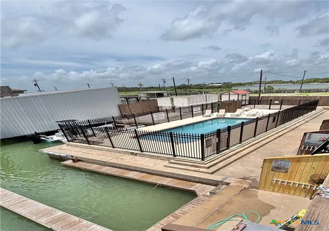 Listing Photo 5 - Condo for sale in building located at 440 S 15th St, Port O'Connor, TX 77982