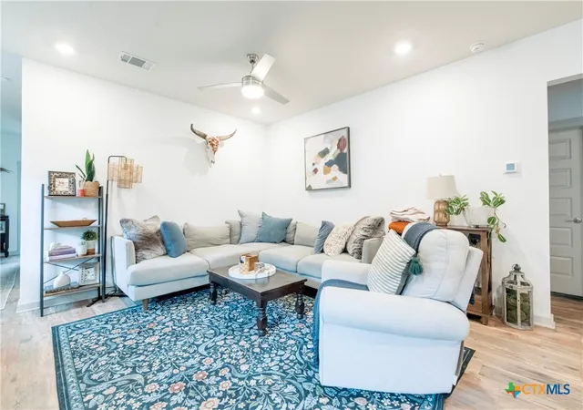 Photo 4 of Single family home for sale at 324 Millbrook Blvd, San Marcos, TX 78666 | MLS# 585720 | Listing updated on 2026-09-01