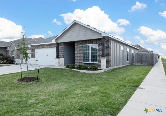 Photo 3 of Sale Pending at 2036 Clear Sky Ct, Temple, TX 76502 | MLS# 588048 | Listing updated on 2026-09-21