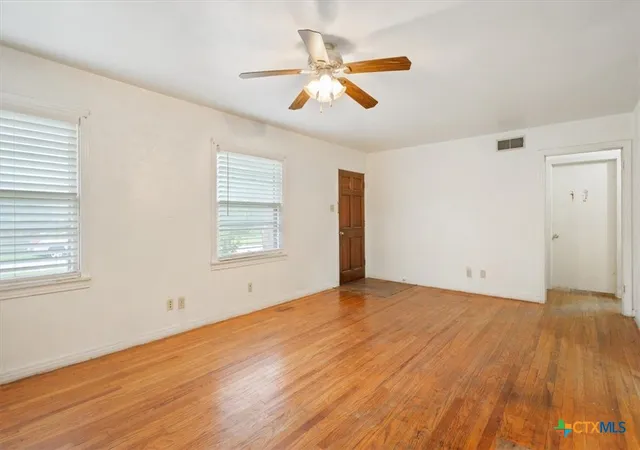 Photo 3 of Single family home for sale at 205 W Walker Ave, Temple, TX 76501 | MLS# 588378 | Listing updated on 2026-09-02