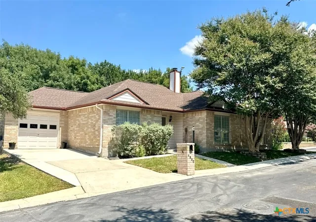 Photo 3 of Single family home for sale at 4000 Cypress Ct, Schertz, TX 78108 | MLS# 589017 | Listing updated on 2026-09-14