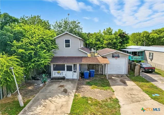 Photo 2 of Condo for sale at 206 Cheeves Ave, Port Lavaca, TX 77979 | MLS# 589041 | Listing updated on 2026-08-04