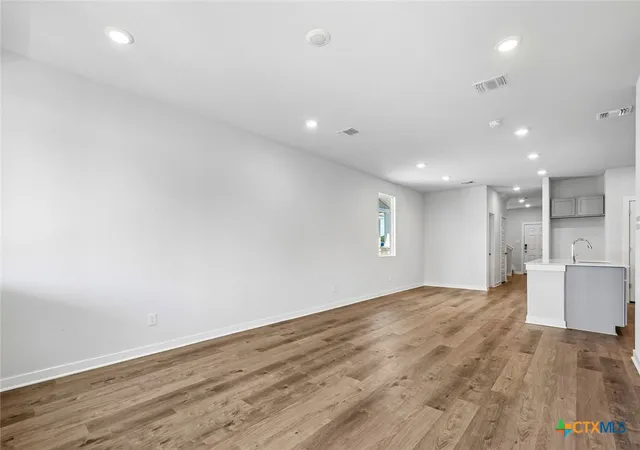 Photo 4 of Single family home for sale at 217 Firefox Way, Jarrell, TX 76537 | MLS# 589321 | Listing updated on 2026-09-11