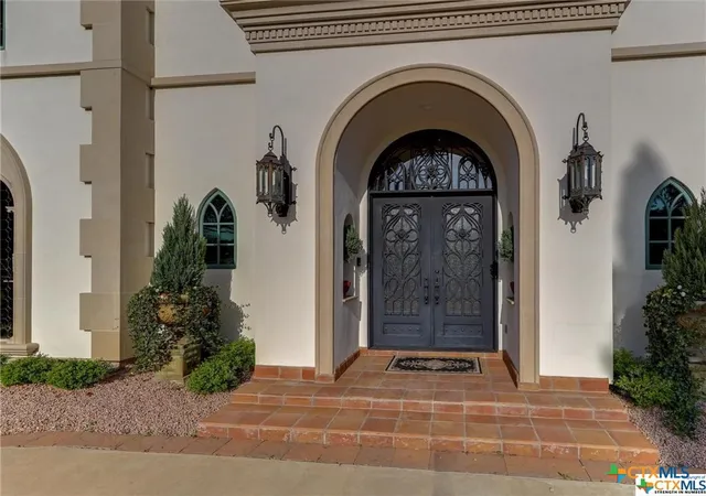 Photo 2 of Sale Pending at 208 Creekridge Dr, Victoria, TX 77904 | MLS# 589377 | Listing updated on 2026-08-18