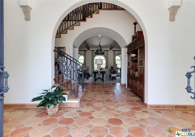Photo 3 of Sale Pending at 208 Creekridge Dr, Victoria, TX 77904 | MLS# 589377 | Listing updated on 2026-08-18