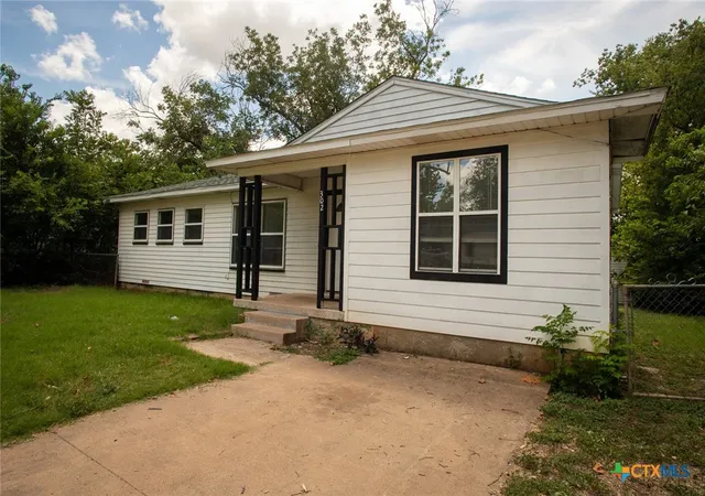 Photo 2 of Single family home for sale at 302 Patton Dr, Killeen, TX 76541 | MLS# 577205 | Listing updated on 2026-09-15