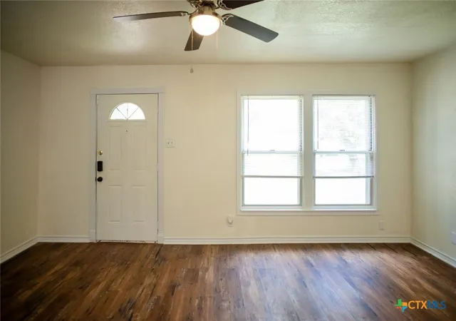 Photo 3 of Single family home for sale at 302 Patton Dr, Killeen, TX 76541 | MLS# 577205 | Listing updated on 2026-09-15