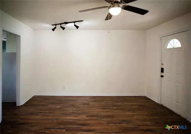 Photo 3 of Single family home for sale at 302 Patton Dr, Killeen, TX 76541 | MLS# 577205 | Listing updated on 2026-09-15