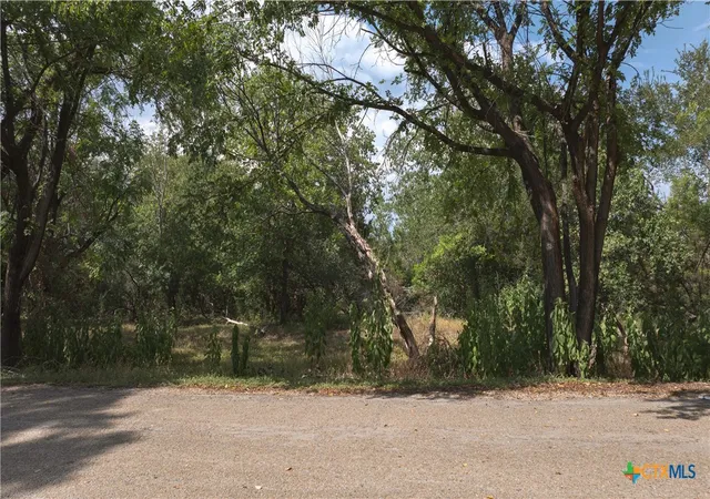 Photo 4 of Land for sale at 800 Hillcrest Dr, Salado, TX 76571 | MLS# 590677 | Listing updated on 2026-09-12