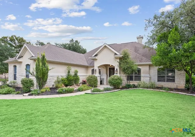 Photo 3 of Sale Pending at 521 Buena Vista Dr, Georgetown, TX 78633 | MLS# 591385 | Listing updated on 2026-08-31