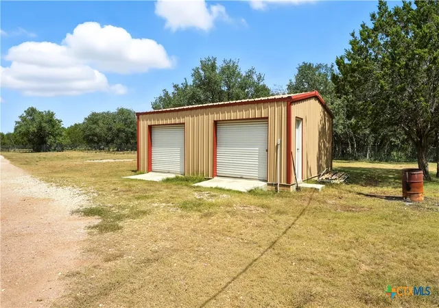Photo 4 of Single family home for sale at 220 Lanier Ranch Rd, Driftwood, TX 78619 | MLS# 591460 | Listing updated on 2026-08-19