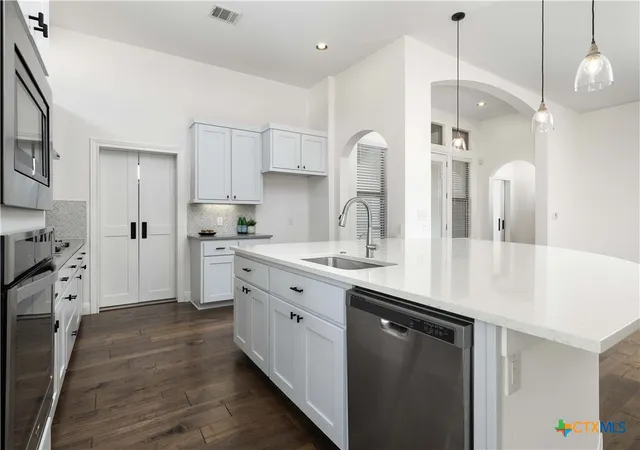 Photo 4 of Single family home for sale at 212 Ferryboat Ln, New Braunfels, TX 78130 | MLS# 593401 | Listing updated on 2026-09-08