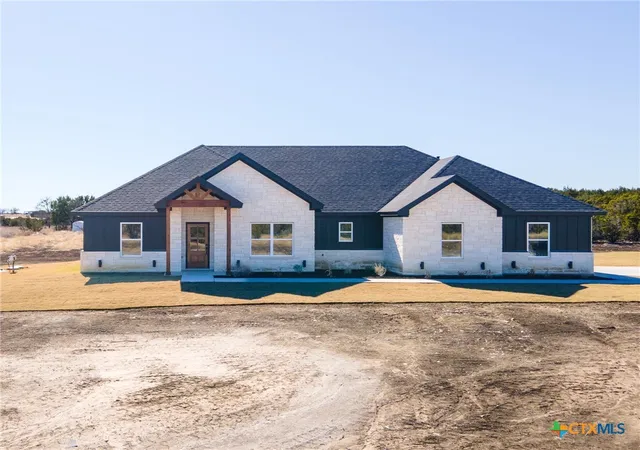Photo 1 of Single family home for sale at 190 Cedar Bluff Loop, Gatesville, TX 76528 | MLS# 593347 | Listing updated on 2026-09-10