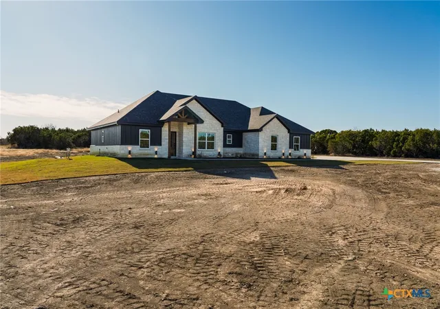 Photo 3 of Single family home for sale at 190 Cedar Bluff Loop, Gatesville, TX 76528 | MLS# 593347 | Listing updated on 2026-09-10