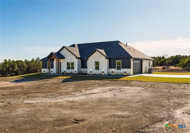 Photo 4 of Single family home for sale at 190 Cedar Bluff Loop, Gatesville, TX 76528 | MLS# 593347 | Listing updated on 2026-09-10