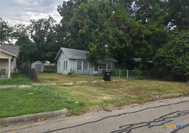 Photo 2 of Single family home for sale at 1214 S 19th Street, Temple, TX 76504 | MLS# 593360 | Listing updated on 2026-07-20
