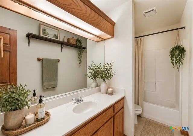Photo 3 of Single family home for sale at 105 Tomahawk Trl, Seguin, TX 78155 | MLS# 594645 | Listing updated on 2026-09-30