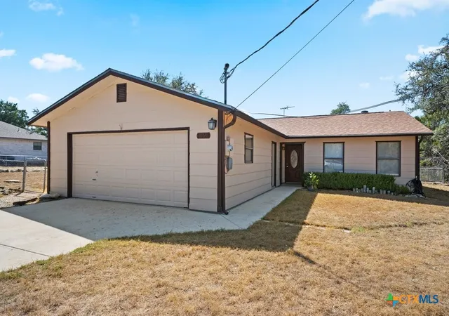 Photo 1 of Sale Pending at 1369 Lakeview Dr, Canyon Lake, TX 78133 | MLS# 595415 | Listing updated on 2026-08-21