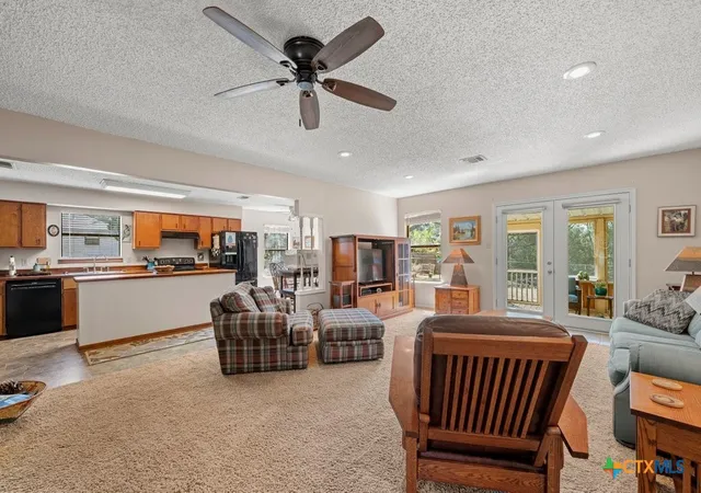 Photo 4 of Sale Pending at 1369 Lakeview Dr, Canyon Lake, TX 78133 | MLS# 595415 | Listing updated on 2026-08-21