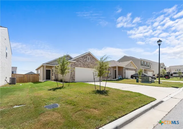 Photo 4 of Single family home for sale at 430 Line Of Fire Way, Jarrell, TX 76537 | MLS# 596041 | Listing updated on 2026-08-02