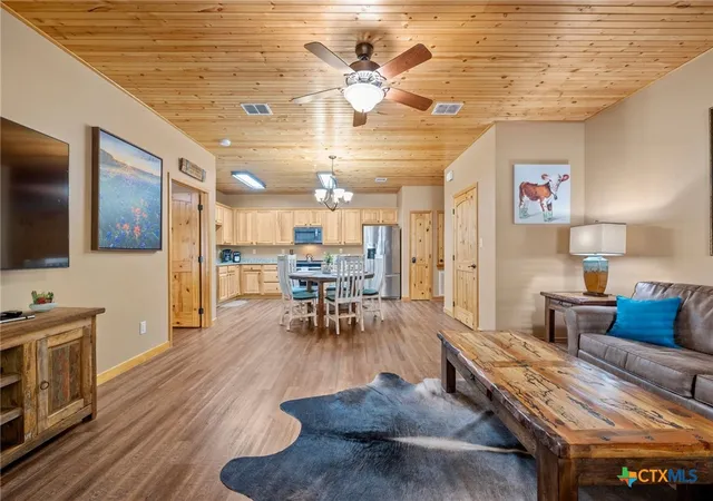 Listing Photo 4 - Condo for sale in building located at 1554 Gruene Rd, New Braunfels, TX 78130 - Unit #A10