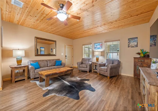 Listing Photo 5 - Condo for sale in building located at 1554 Gruene Rd, New Braunfels, TX 78130 - Unit #A10