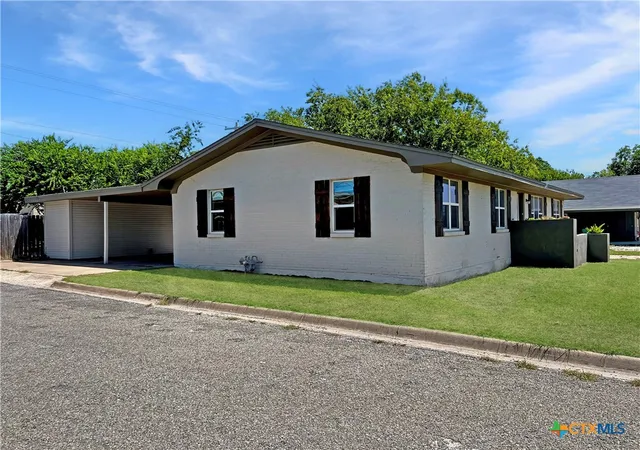 Photo 4 of Single family home for sale at 1311 W Main St, Gatesville, TX 76528 | MLS# 596633 | Listing updated on 2026-09-26