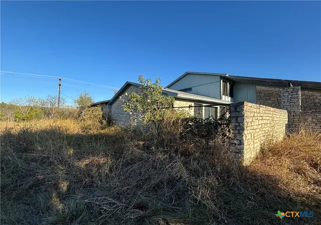 Photo 2 of Single family home for sale at 946 County Rd 4818, Kempner, TX 76539 | MLS# 596830 | Listing updated on 2026-08-19