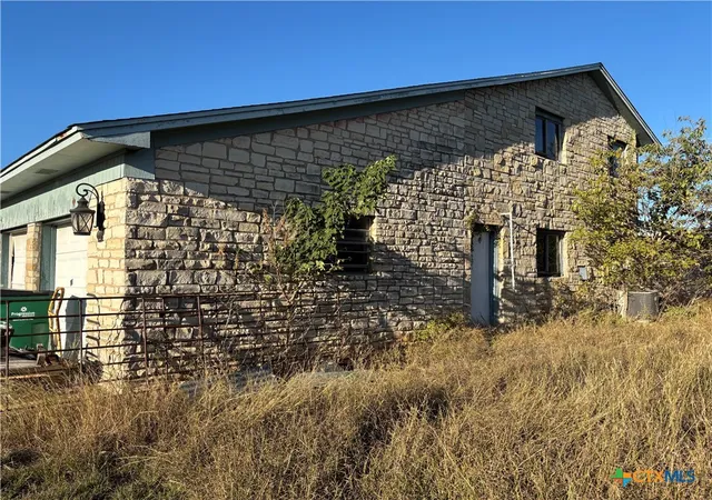 Photo 2 of Single family home for sale at 946 County Rd 4818, Kempner, TX 76539 | MLS# 596830 | Listing updated on 2026-08-19