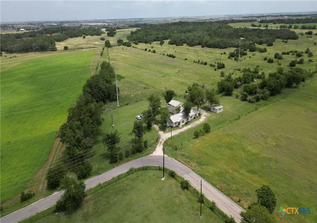 Photo 4 of Single family home for sale at 500 County Rd 315, Jarrell, TX 76537 | MLS# 595776 | Listing updated on 2026-09-10
