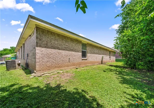 Photo 2 of Multi family home for sale at 306 Jeff Gordon Dr, Harker Heights, TX 76548 | MLS# 596524 | Listing updated on 2026-07-27