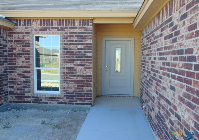 Photo 3 of Sale Pending at 3200 Salt Fork Dr, Killeen, TX 76549 | MLS# 596120 | Listing updated on 2026-09-29
