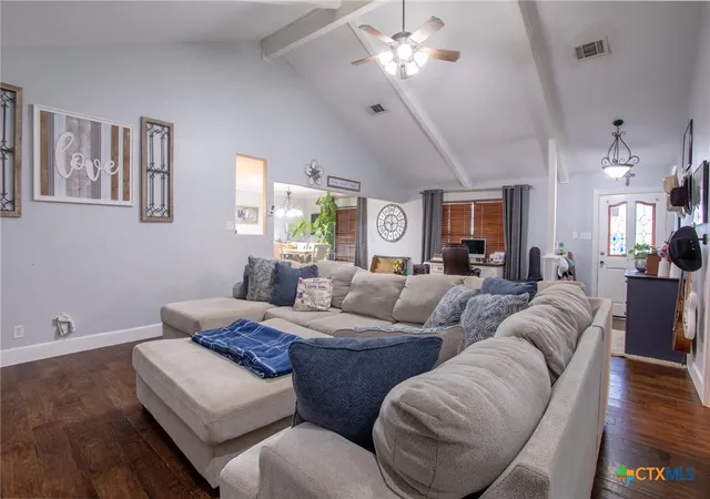 Photo 4 of Single family home for sale at 25195 Us Hwy 77, Yoakum, TX 77995 | MLS# 596752 | Listing updated on 2026-08-31