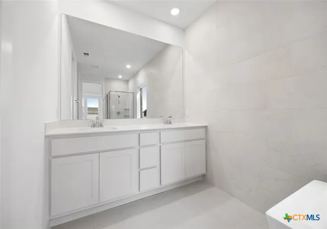 Photo 2 of Single family home for sale at 156 Covered Brg Trl, Liberty Hill, TX 78642 | MLS# 597949 | Listing updated on 2026-09-17