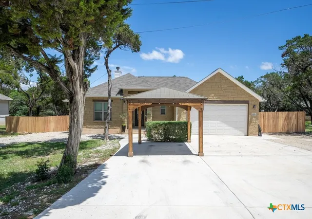 Photo 2 of Single family home for sale at 267 Eagle Rock Rd, Spring Branch, TX 78070 | MLS# 598023 | Listing updated on 2026-09-15