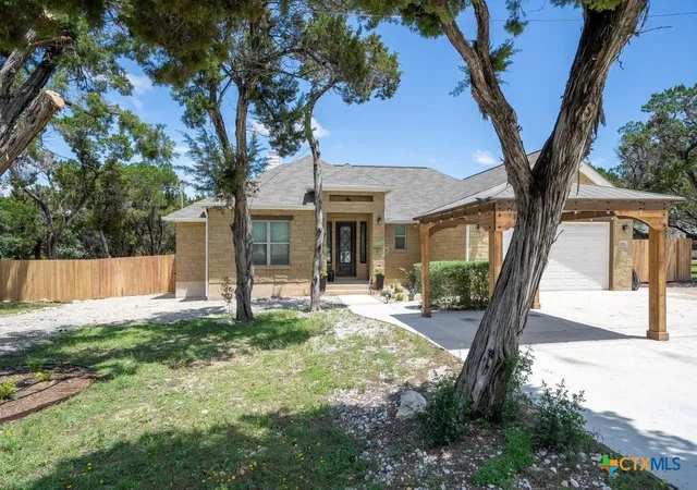 Photo 3 of Single family home for sale at 267 Eagle Rock Rd, Spring Branch, TX 78070 | MLS# 598023 | Listing updated on 2026-09-15