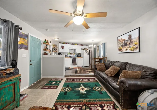 Photo 3 of Manufactured home for sale at 425 Dreamland Dr, Canyon Lake, TX 78133 | MLS# 598731 | Listing updated on 2026-09-01