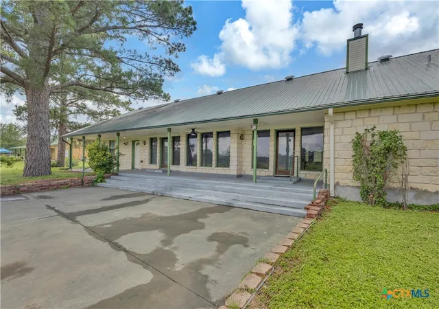 Photo 2 of Single family home for sale at 116 Shore Front Dr, Bastrop, TX 78602 | MLS# 599465 | Listing updated on 2026-09-06