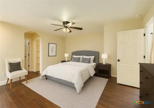 Photo 3 of Single family home for sale at 304 S Main St, Elgin, TX 78621 | MLS# 599413 | Listing updated on 2026-09-30