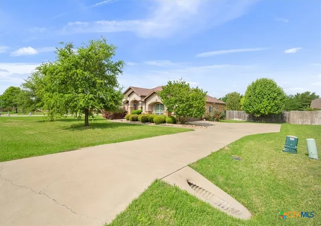 Photo 3 of Single family home for sale at 7022 Valley Mist Dr, Temple, TX 76502 | MLS# 599936 | Listing updated on 2026-09-12