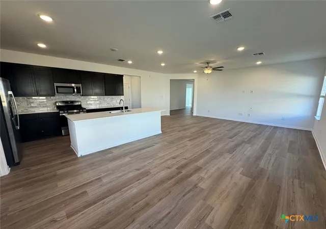 Photo 3 of Sale Pending at 3725 Pin Oak Hills, Seguin, TX 78155 | MLS# 600007 | Listing updated on 2026-09-22