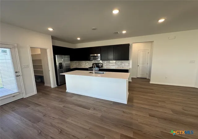 Photo 4 of Sale Pending at 3725 Pin Oak Hills, Seguin, TX 78155 | MLS# 600007 | Listing updated on 2026-09-22