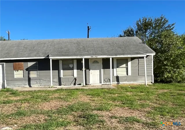 Photo 1 of Single family home for sale at 118 Massanet St, Port Lavaca, TX 77979 | MLS# 600197 | Listing updated on 2026-08-04